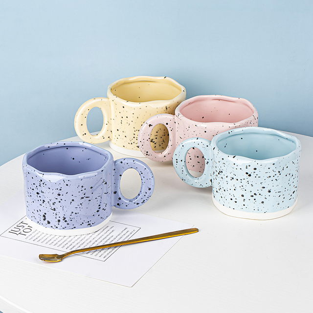 Tazza in ceramica con design a pois di inchiostro maculato Ins Style